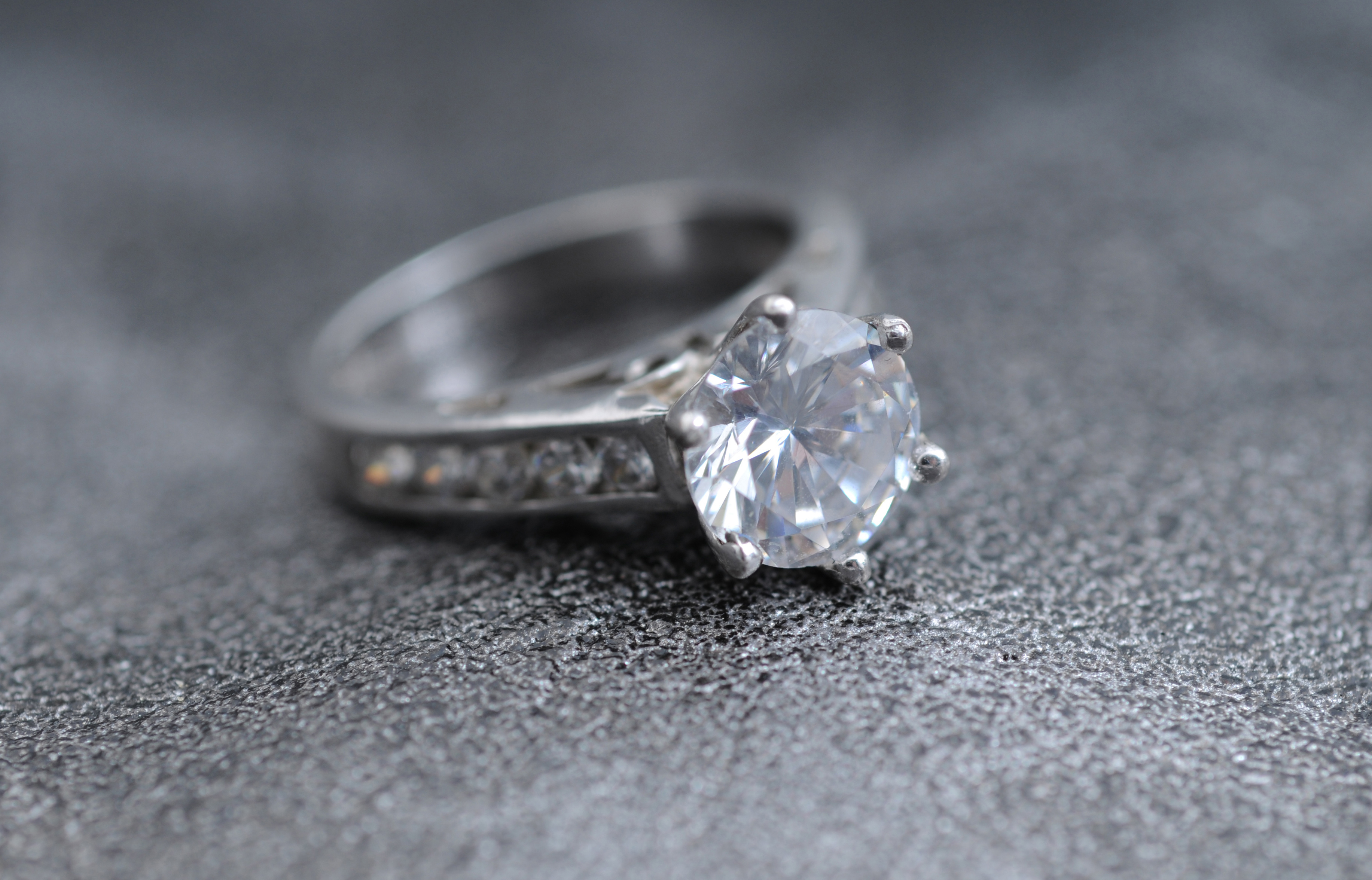 Hide engagement ring box discount